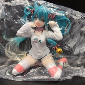 Hatsune Miku Desktop Cute Cat Ear T-Shirt Figure Taito 5 Inch